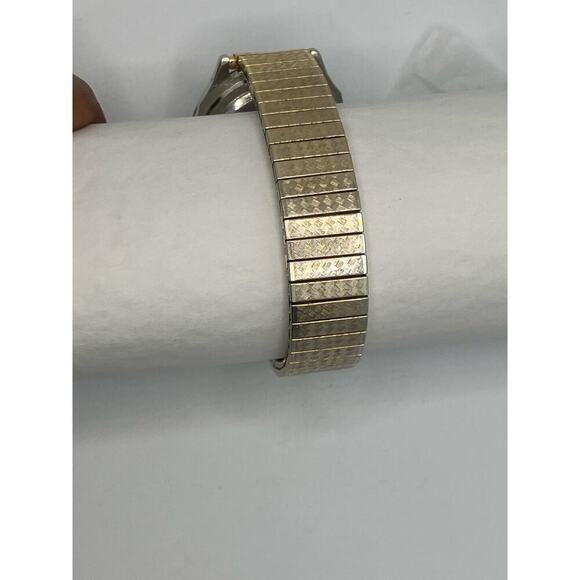 Tommy Hilfiger Mood Watch Vintage Mens,Water Resis, Gold Silver Tone NEW Battery - Picture 3 of 10